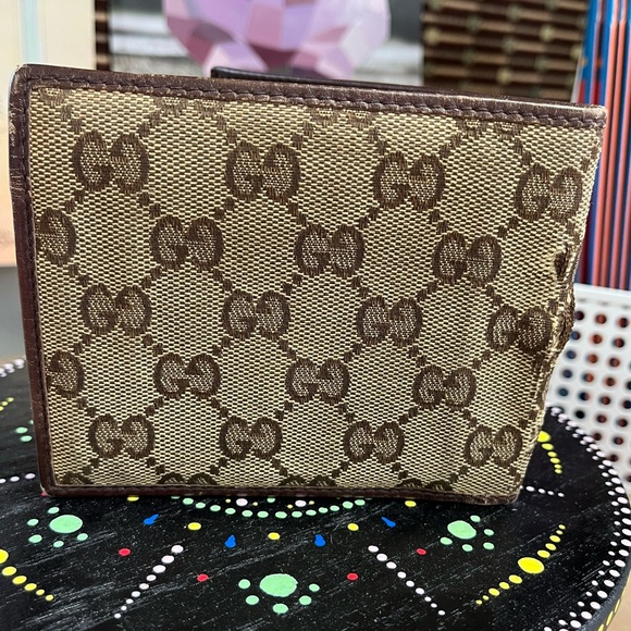 Gucci Signature GG Monogram Bi-fold Wallet - Picture 3 of 9